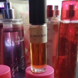 Flower Bomb Perfume Roller - Elegant Fragrance